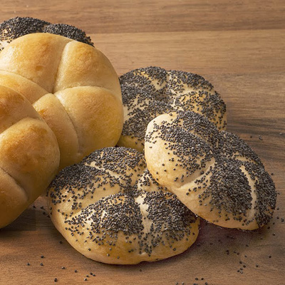 KAISER ROLLS